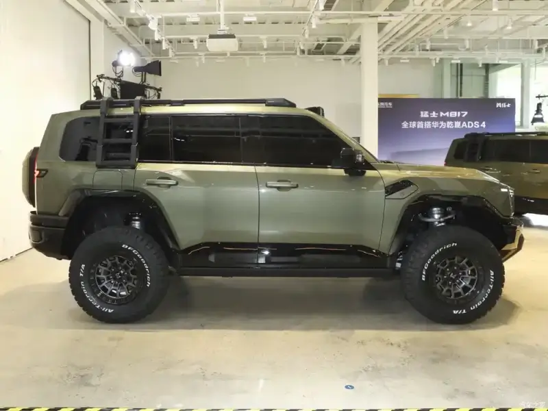 Dongfeng Warrior представила гибридный внедорожник M817 с мощностью свыше 700 л. с.
