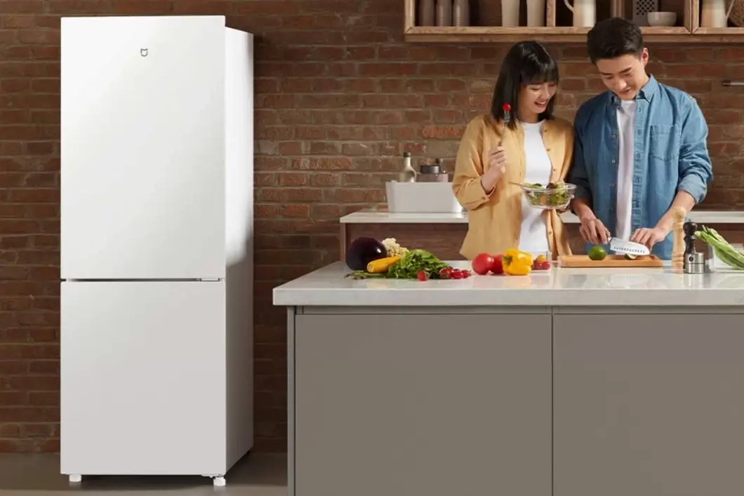 Xiaomi Mijia 186L: двухдверный холодильник за 7,5 тыс. рублей вышел в Китае