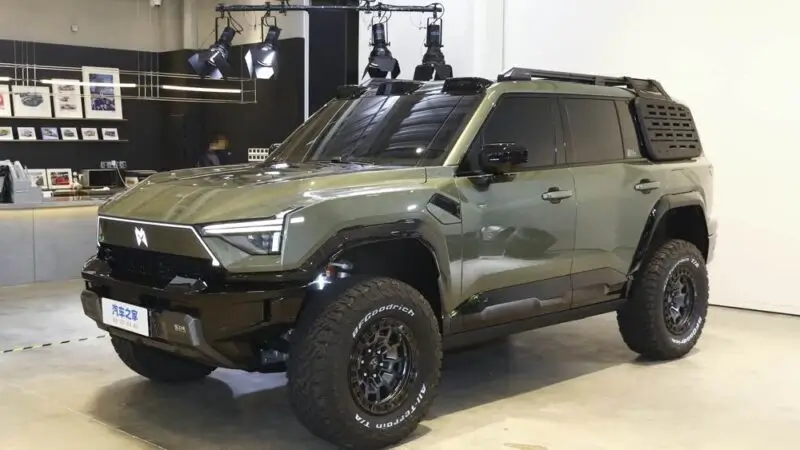 Dongfeng Warrior представила гибридный внедорожник M817 с мощностью свыше 700 л. с.