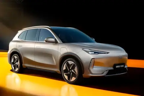 «БЕЛДЖИ» начал серийный выпуск электромобиля Geely EX5 с белорусской идентификацией
