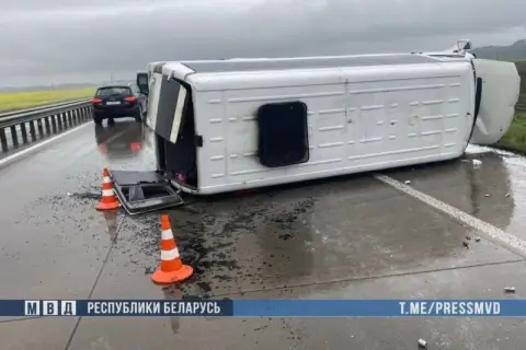 В Минской области опрокинулась маршрутка: трое госпитализированы