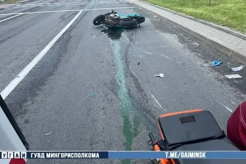 Водитель мотоцикла Yamaha госпитализирован после падения на улице Чюрлениса в Минске