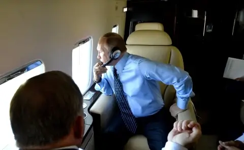 Во время визита в Курскую область вертолёт Путина попал в зону атаки ВСУ