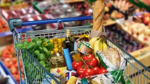 МАРТ выявил нарушения в 76% магазинов сети «Санта»: просроченные товары и несоблюдение ценового законодательства