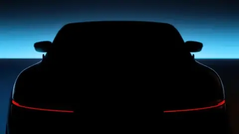 BMW анонсировала концепт-кар в стиле shooting brake: тизеры намекают на премьеру в 2025 году