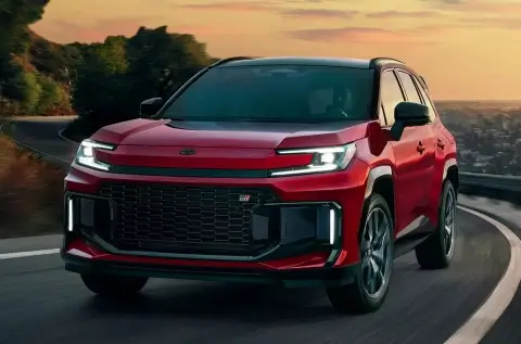 Toyota RAV4 2025: гибридные двигатели, программная платформа Arene и новый дизайн