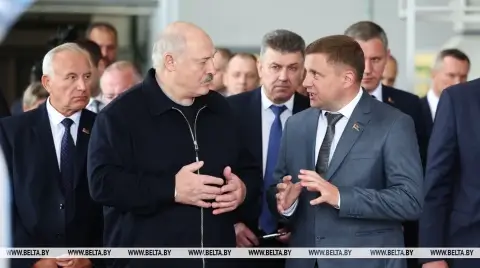 Лукашенко ознакомился с уровнем зарплат трудовых мигрантов в Беларуси