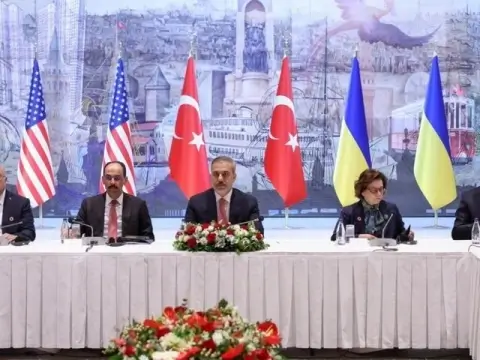 В Стамбуле стартовала встреча делегаций США, Турции и Украины по урегулированию конфликта