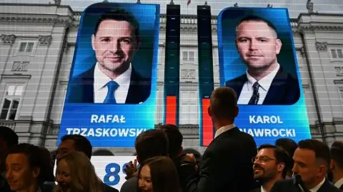 Президентские выборы в Польше: Тшасковский и Навроцкий вышли во второй тур