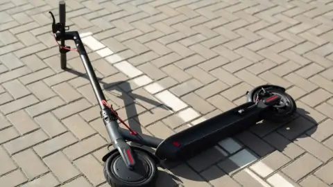 В Курской области саперы обнаружили взрывчатку внутри детского самоката