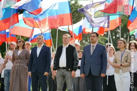 В Гомеле стартовал международный молодёжный лагерь «Дружба‑2025» для юных из Беларуси и России
