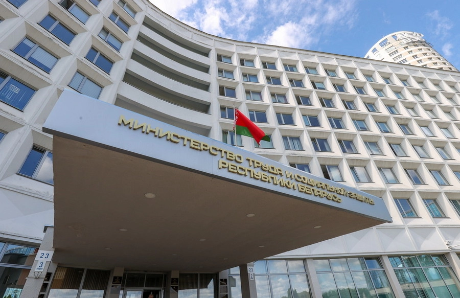 Матпомощь для школьников‑многодетных семей в Беларуси увеличится с августа