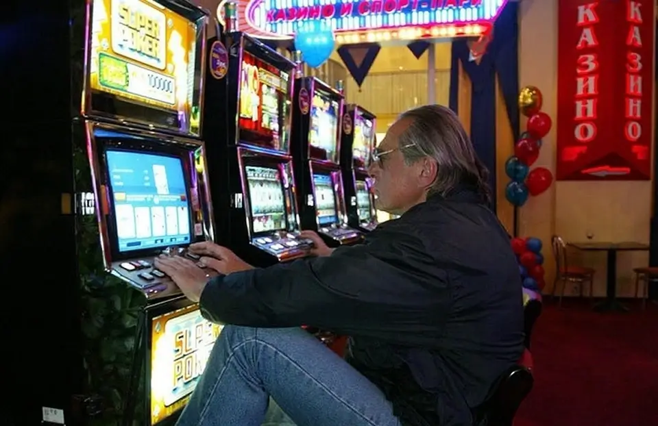 Могилевчанин обманул бизнесмена, проиграв 20 000 рублей в азартных играх