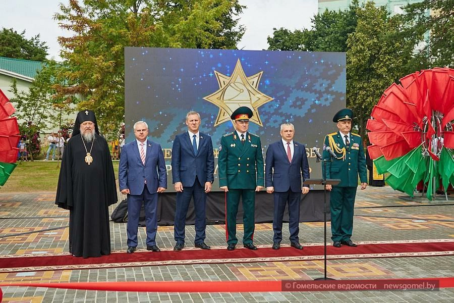 В Гомеле открыт первый в Беларуси Сквер спасателей в честь Дня пожарной службы