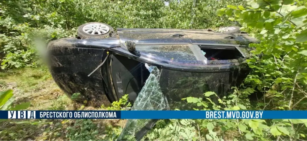 Под Брестом водитель «Opel» съехала в кювет: в салоне находился 3-летний ребёнок
