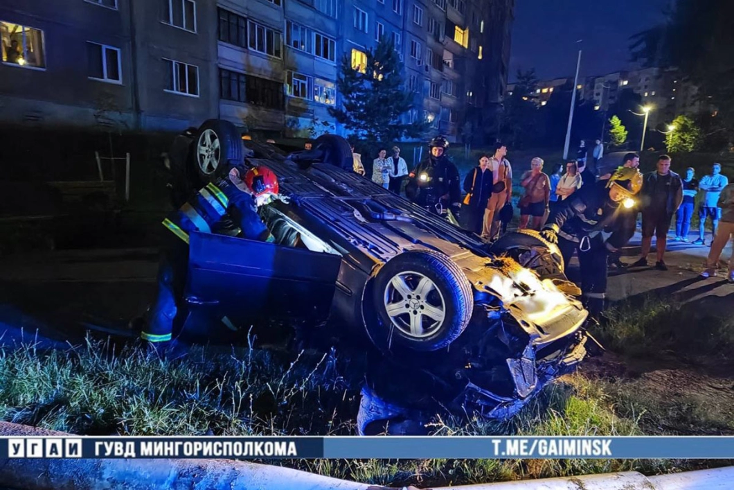 Пьяный водитель Mercedes устроил ДТП во дворе Минска