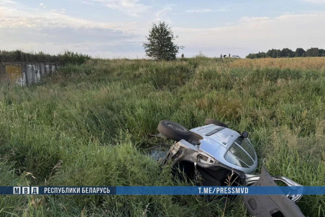 В Копыльском районе Citroën съехал в кювет: водитель и пассажир погибли