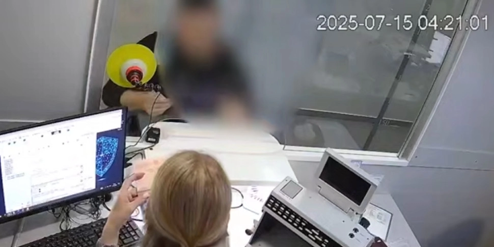 Пограничники задержали иностранца с самодельным паспортом в аэропорту Минска