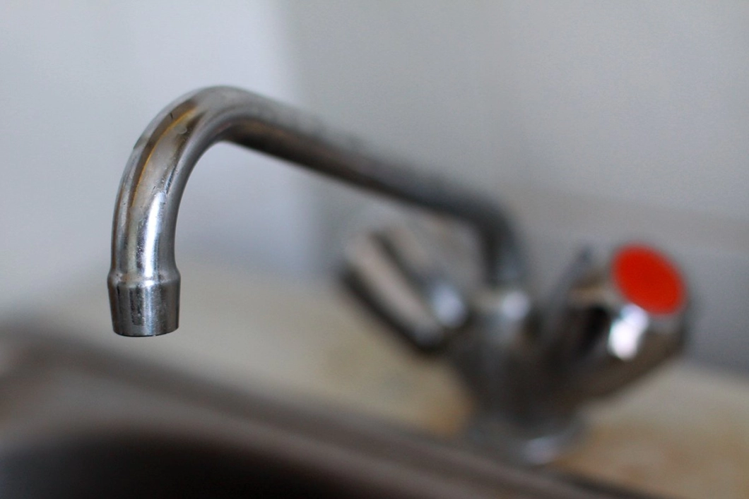 Плановые отключения горячей воды в Минске в августе 2025 года: график и адреса