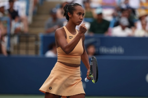 Лейла Фернандес впервые выиграла турнир WTA 500, разгромив Калинскую в Вашингтоне