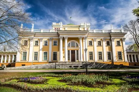 Гомель – идеальный летний маршрут: дворцово-парковый ансамбль, индустриальный и гастрономический туризм