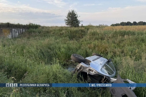 В Копыльском районе Citroën съехал в кювет: водитель и пассажир погибли