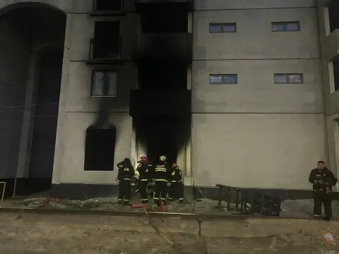 В Гомеле спасатели оперативно потушили пожар в строящемся доме на улице Барыкина