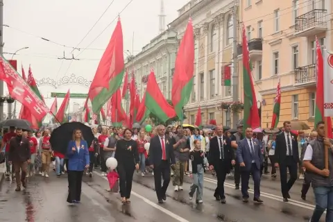 Шествие в Гомеле по ул. Советской в честь Дня Республики 3 июля