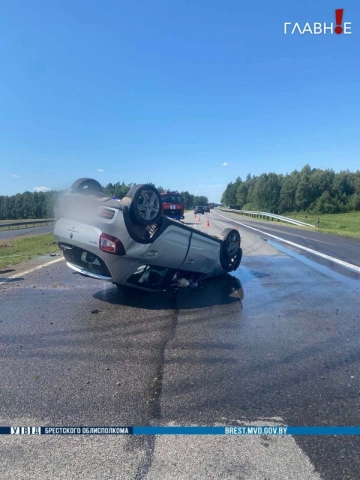 В Ивацевичском районе перевернулся Renault: женщина-водитель госпитализирована