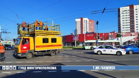 Обрыв контактной сети парализовал движение на проспекте Дзержинского в Минске