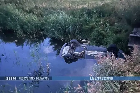 Два человека погибли в ДТП в Берестовицком районе: автомобиль опрокинулся в мелиоративный канал