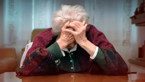 В Минске 90-летнюю бабушку обманули, приняв за внука: мошенники забрали 5 000 р.