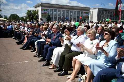 День Независимости в Гомеле: торжественные церемонии, награждения и праздничные программы за один день
