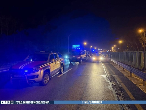 На МКАД автомобиль сбил пешехода, переходившего дорогу в неположенном месте
