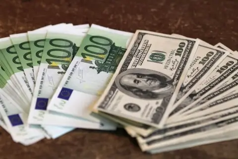 Нацбанк Беларуси сохранил курсы доллара, евро и российского рубля на 3 августа