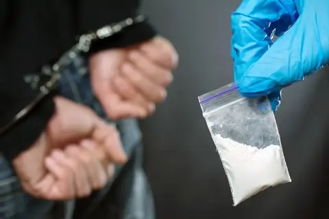 В Минске задержан 20-летний директор фирмы по подозрению в крупном обороте наркотиков