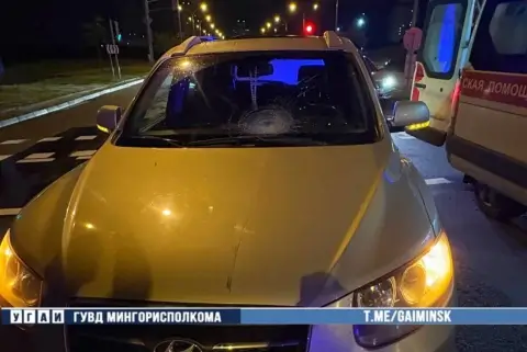 Пьяный пешеход перебежал на красный и попал под колёса Hyundai в Минске