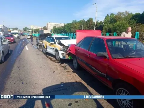 На 23-м км внешнего кольца МКАД произошло ДТП с участием четырёх автомобилей