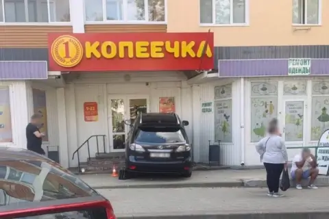 Неудачная парковка в Молодечно: при маневре «Lexus» погибла женщина, подросток госпитализирован