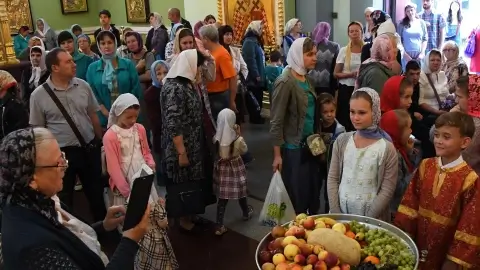 Православные верующие отмечают Преображение Господне: богослужения и традиции Яблочного Спаса