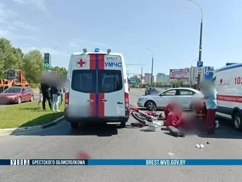 16-летний мотоциклист погиб в Бресте при столкновении с автомобилем МЧС