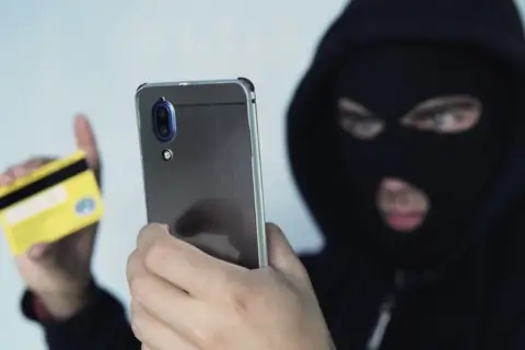 Пенсионерка из Минска лишилась сбережений в «особо крупном размере» из-за телефонного мошенничества