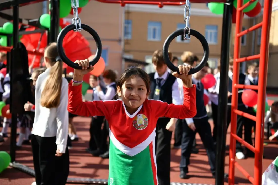 Новая спортивно-игровая площадка открылась сегодня  Гомеле ко Дню города