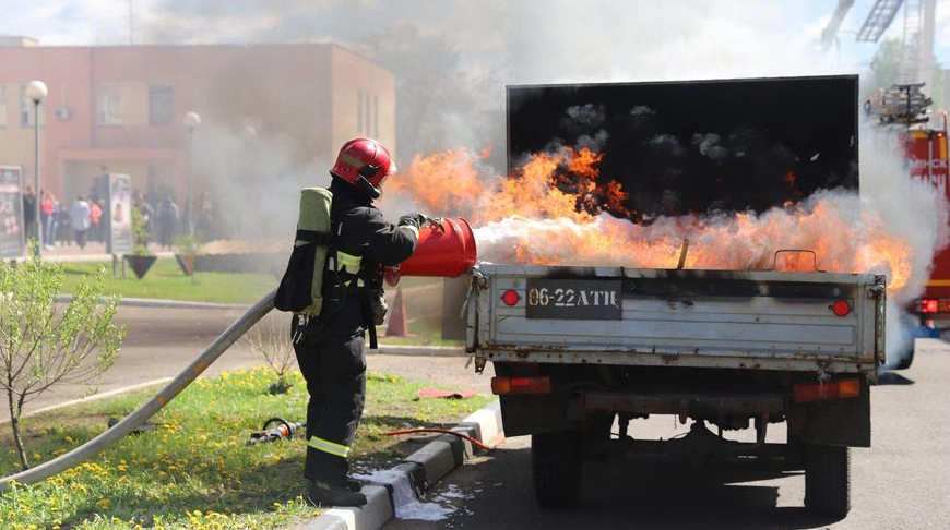В Минске пройдет Праздник безопасности: спасатели покажут распил автомобиля и тушение пожара