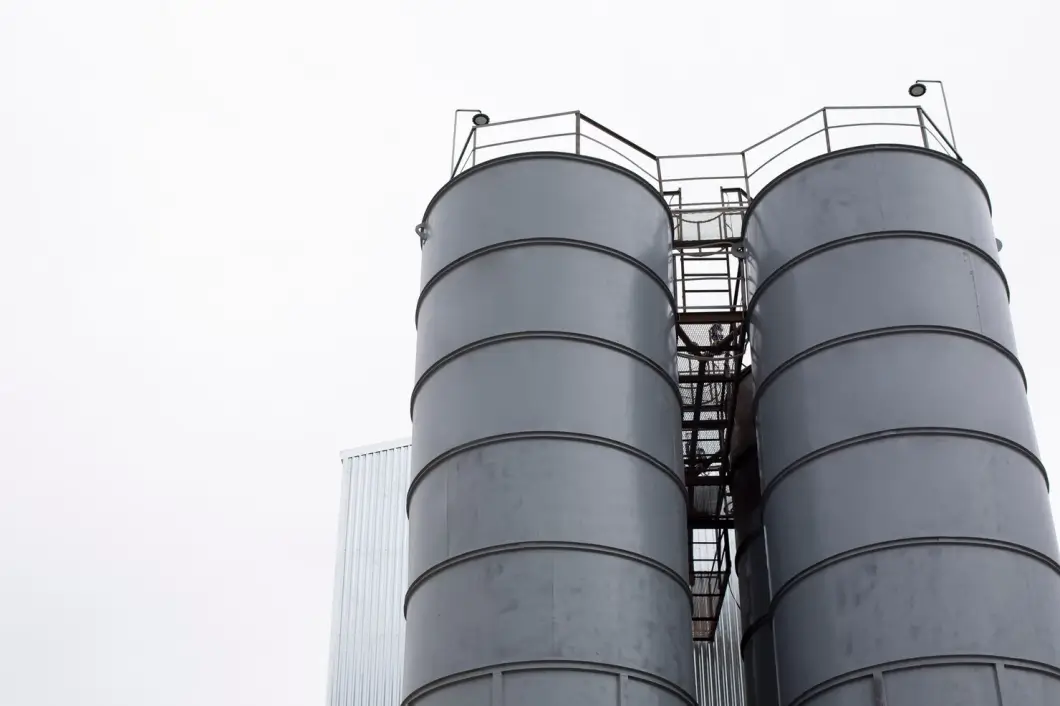 Беларусь резко нарастила поставки топлива в Россию через Петербургскую биржу после годового перерыва