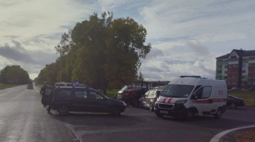 ДТП в Толочине: при столкновении двух легковушек пострадала пассажирка Ford