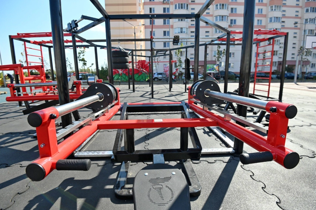 В Гомеле на улице Денисенко открывается новая многофункциональная спортивная площадка