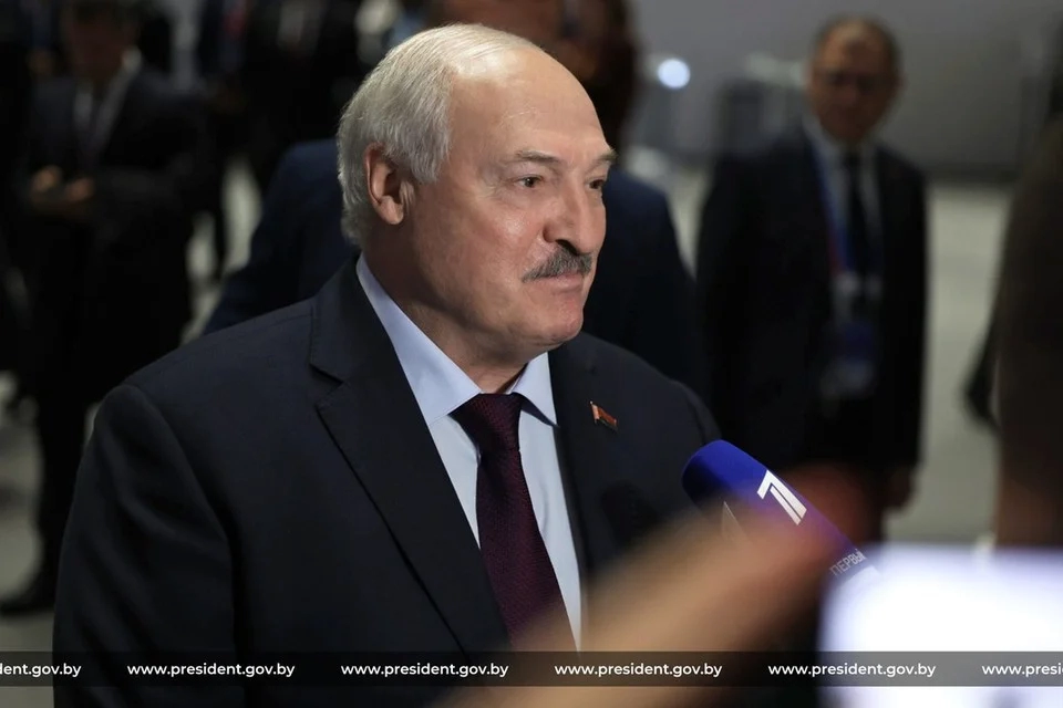 Лукашенко заявил о готовности передать Путину послания от США