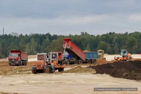 В Гомеле ускоренными темпами строят Восточный обход: мост, насыпи и новая трасса
