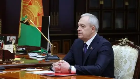 Лукашенко поблагодарил парламент за международную работу и ожидает активной сессии в сентябре